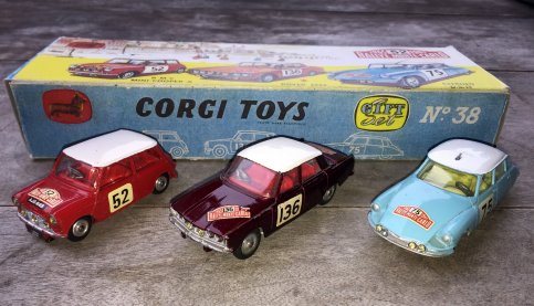 new arrival : Corgi nr 38 Monte Carlo 1965 GIFT SET 