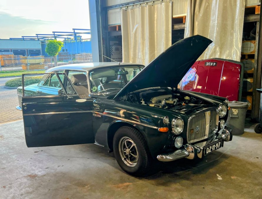 Rover P5B Coupé; even weer op weg geholpen (brandstof/pomp probleem)