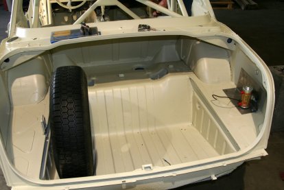 Hier moet de BRANDSTOFTANK komen