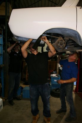 05-10-2010 "Drie man sterk....."