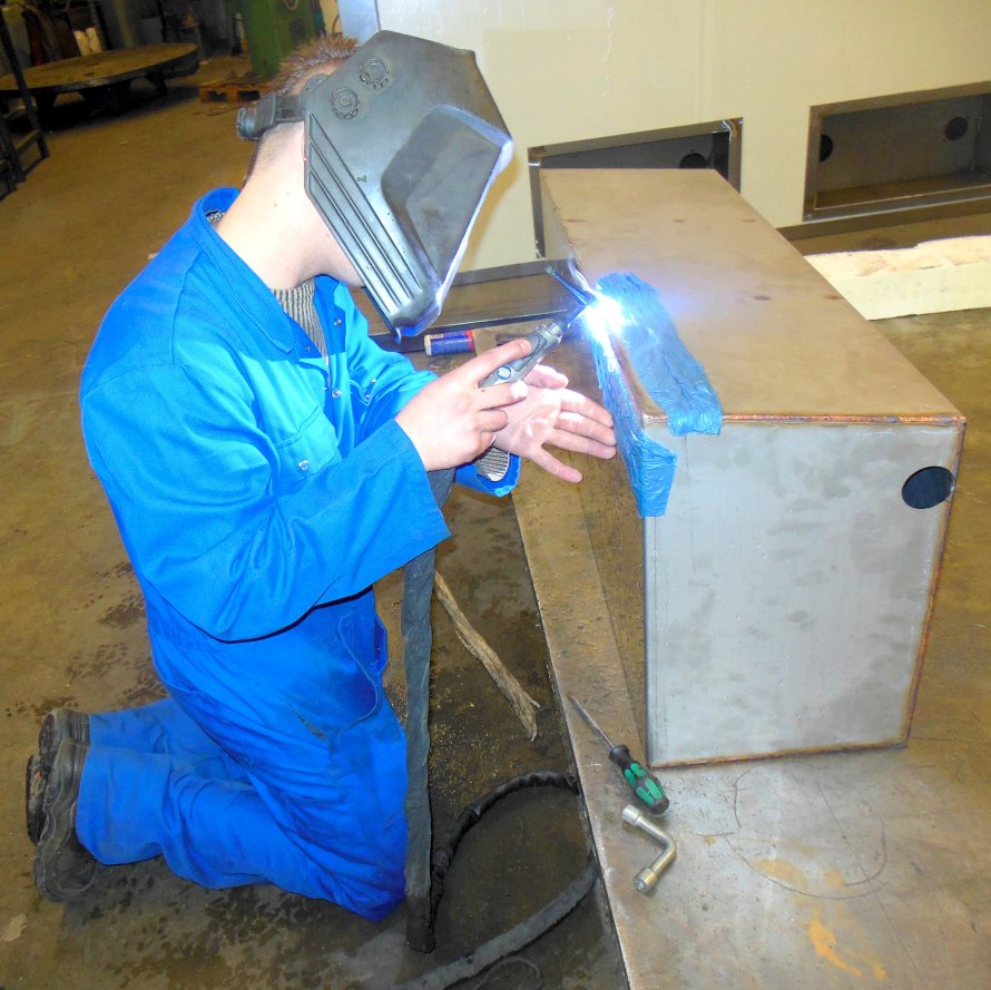 27.01.2014 De nieuwe RVS tank krijgt vorm......