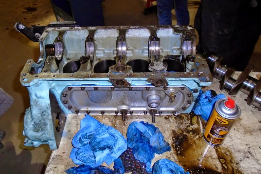 27-01-2015 "Een nieuwe motor bouwen"